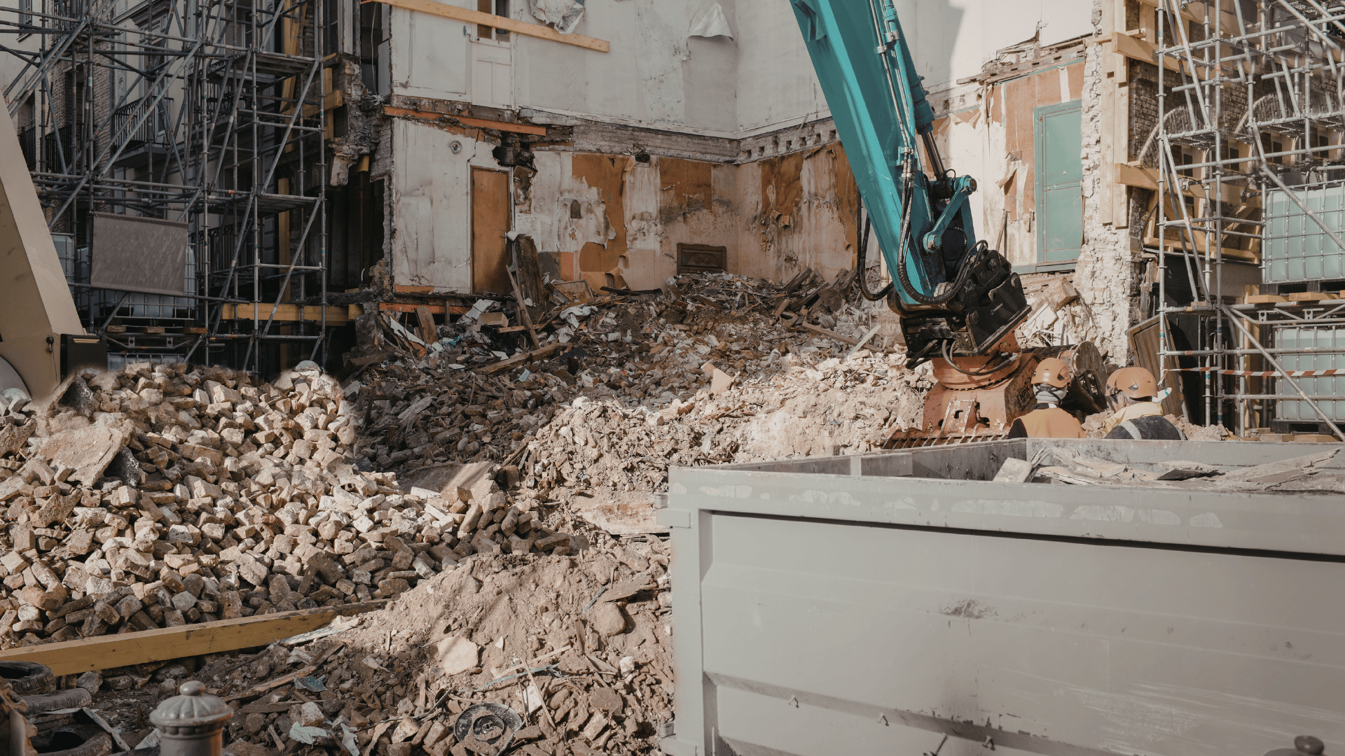 Demolidora para Imóveis em Risco de Desabamento