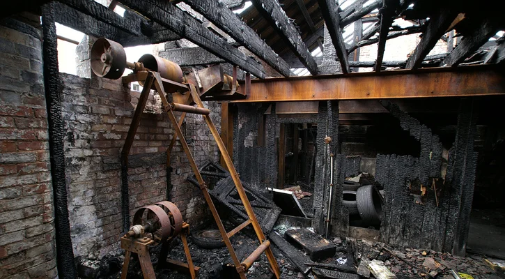 DEMOLIÇÃO DE GRANDES SINISTROS