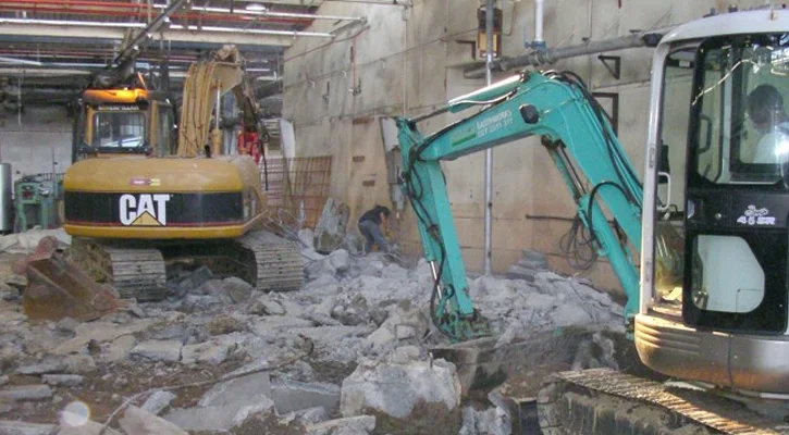 DEMOLIÇÃO DE PISOS INDUSTRIAIS