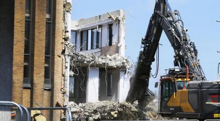 DEMOLIÇÃO DE SHOPPING