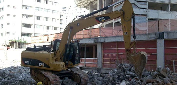 DEMOLIÇÃO MECÂNICA